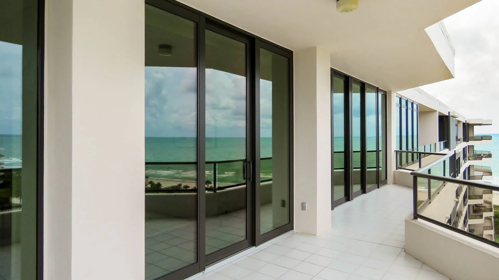 Aluminum doors and windows